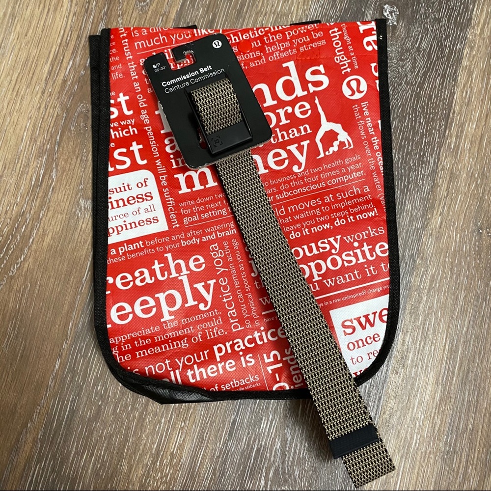 Lululemon Commission Belt in Tofino Sand S 26”-30”